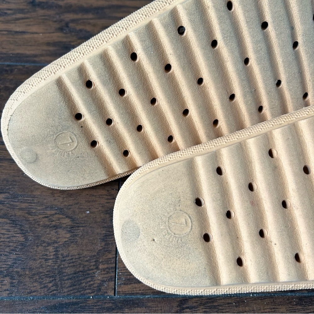 Old Navy, Men, Slides - Picture 9 of 11